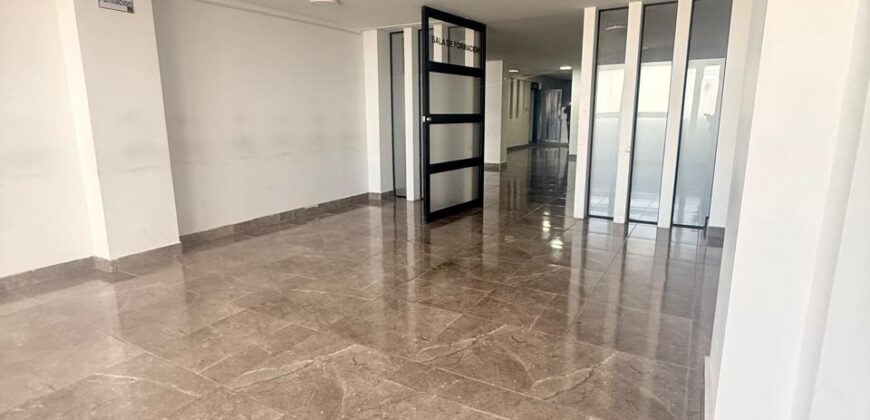 LOCAL EL TRIANGULO RENTA 1056-1060