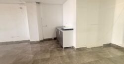 LOCAL EL TRIANGULO RENTA 1056-1060