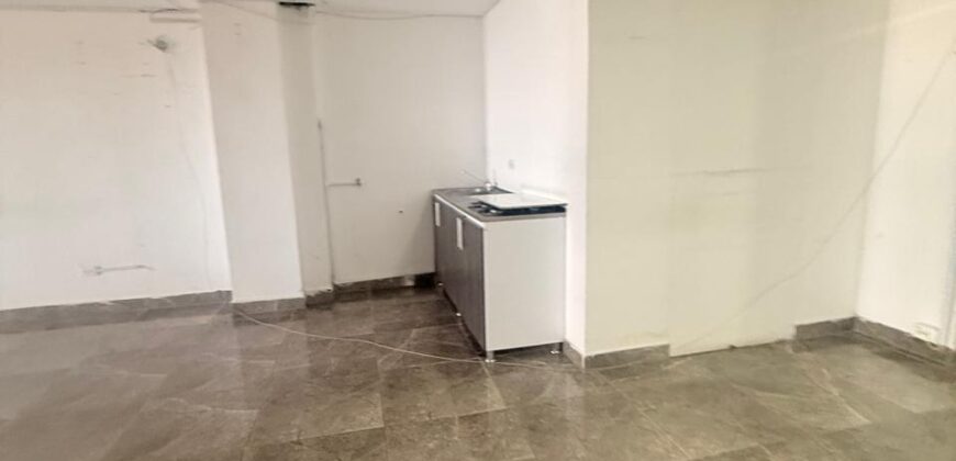 LOCAL EL TRIANGULO RENTA 1056-1060