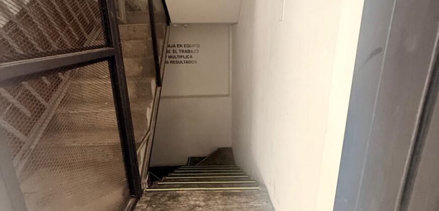 LOCAL EL TRIANGULO RENTA 1056-1060