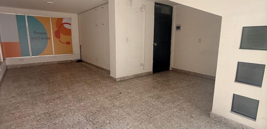 LOCAL EL TRIANGULO RENTA 1056-1060