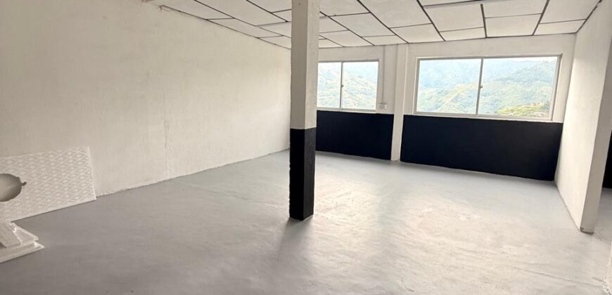 LOCAL BAJO TABLAZO-1114