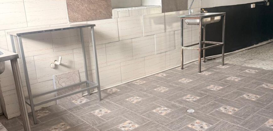 LOCAL BAJO TABLAZO-1114